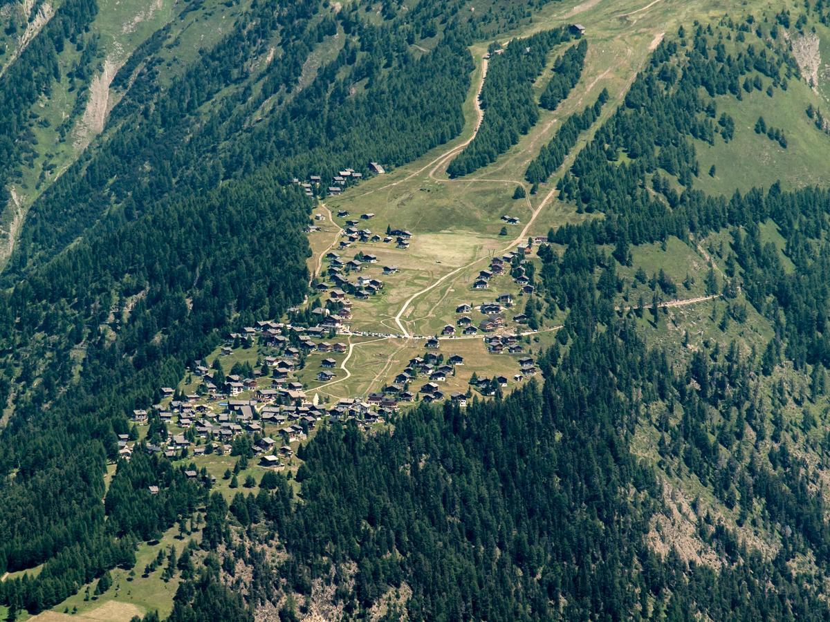 Gruppenhaus im Walliser Alpstyle Rosswald Exterior foto