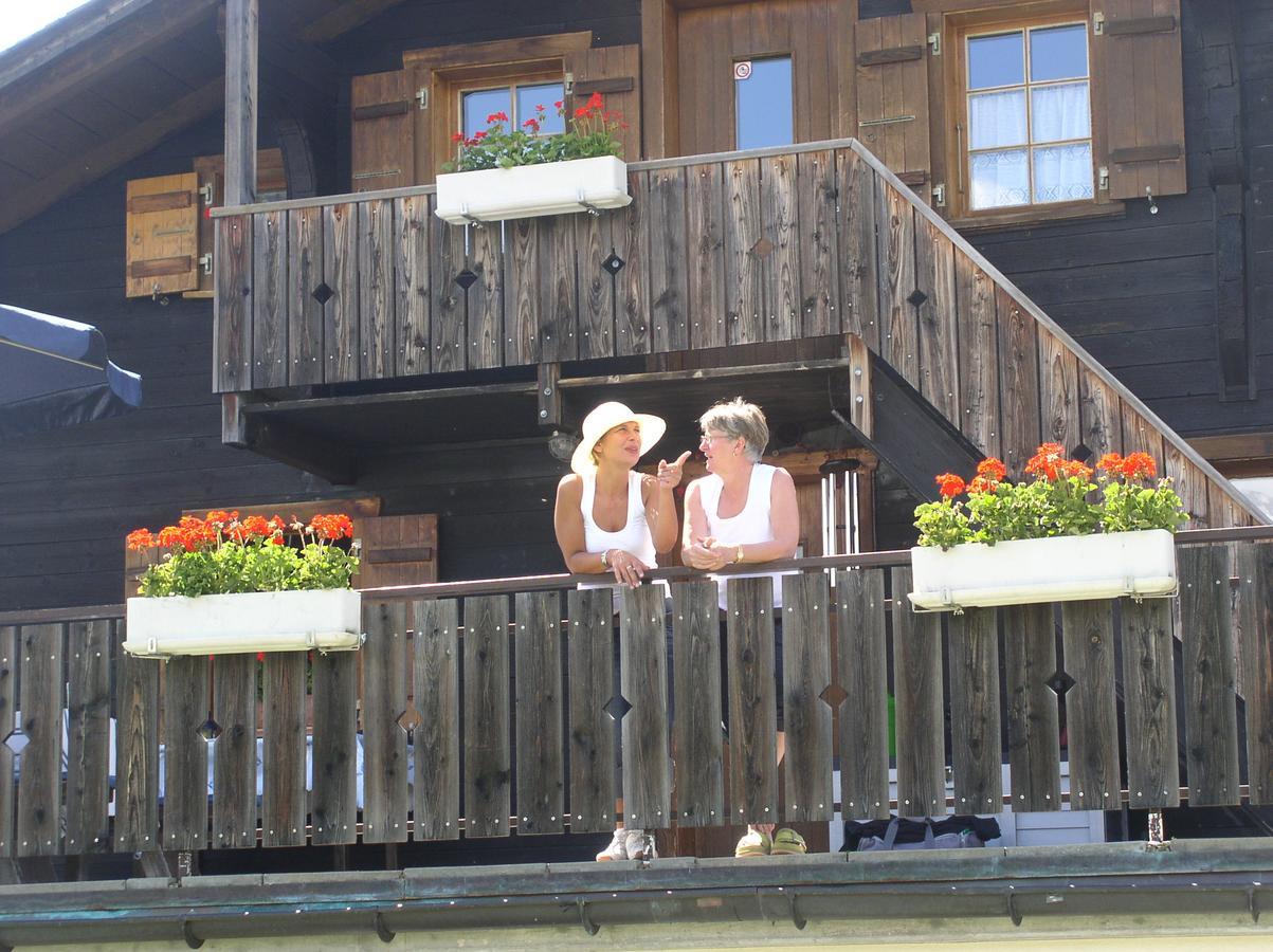 Gruppenhaus im Walliser Alpstyle Rosswald Exterior foto